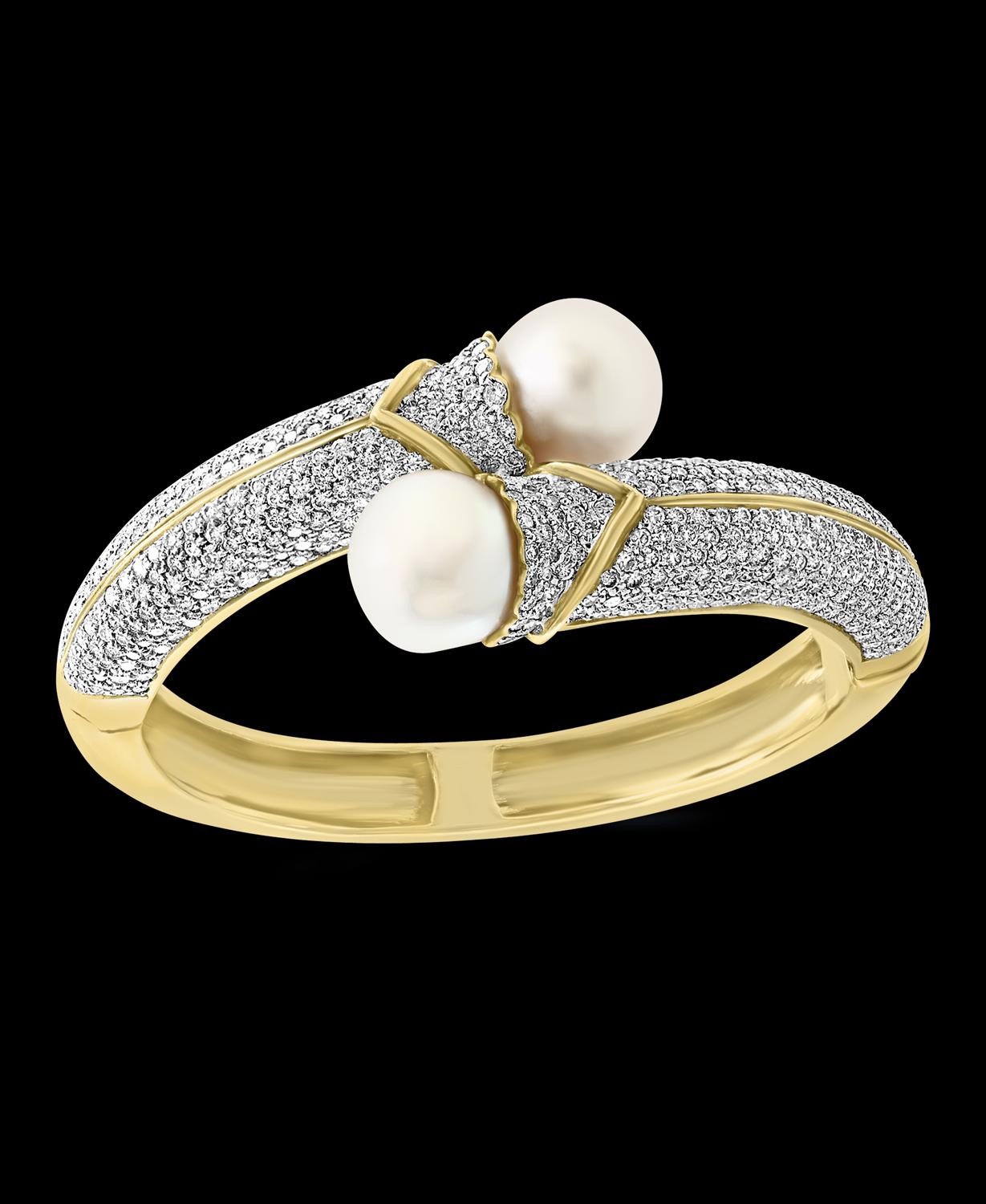 Bracelet jonc en or jaune 18 carats avec perles des mers du Sud et diamants de 8 carats (succession) Excellent état - En vente à New York, NY