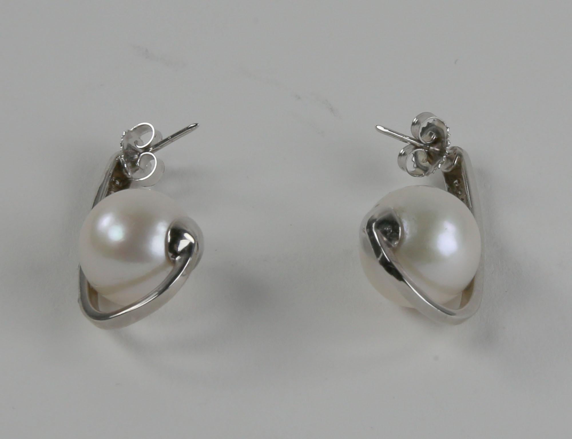 Round Cut South Sea Pearl Diamond White Gold Heirloom Quality Drop Earrings For Sale