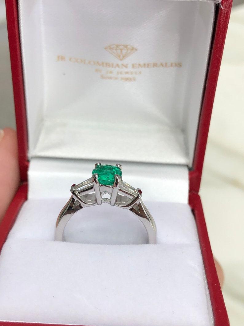 1.35tcw 14K Three Stone Emerald & Diamond Ring  14K Emerald Diamond Ring In New Condition For Sale In Jupiter, FL