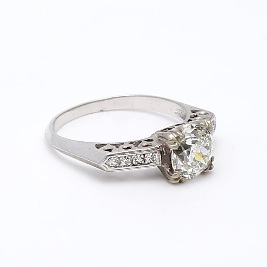 1.36 Carat Circular Brilliant Cut Diamond 14 Karat White Gold Engagement Ring In Good Condition For Sale In New York, NY