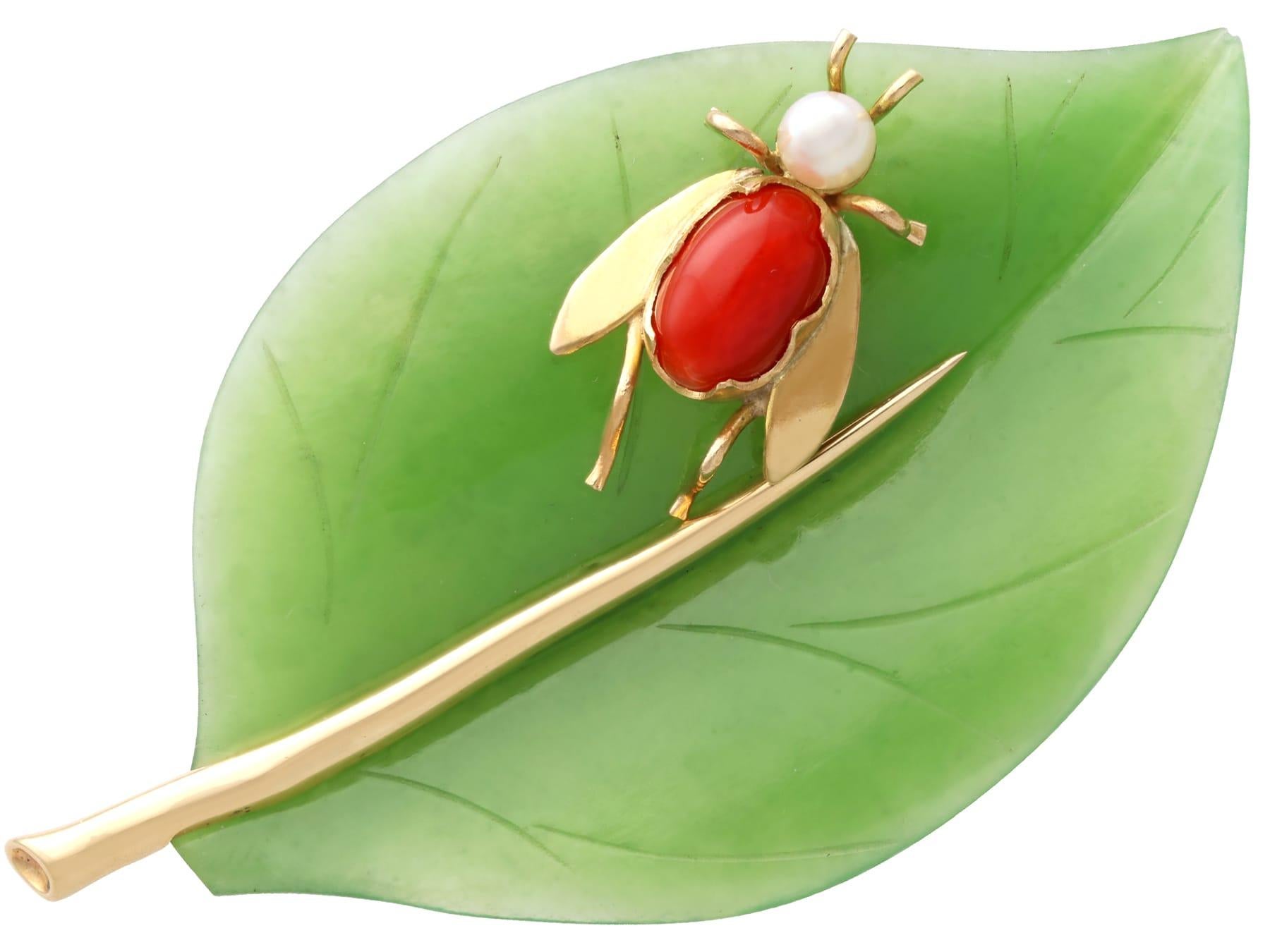 1.36 Carat Coral, Pearl, Chrysoprase and 14k Yellow Gold Leaf Brooch Circa 1990 en vente