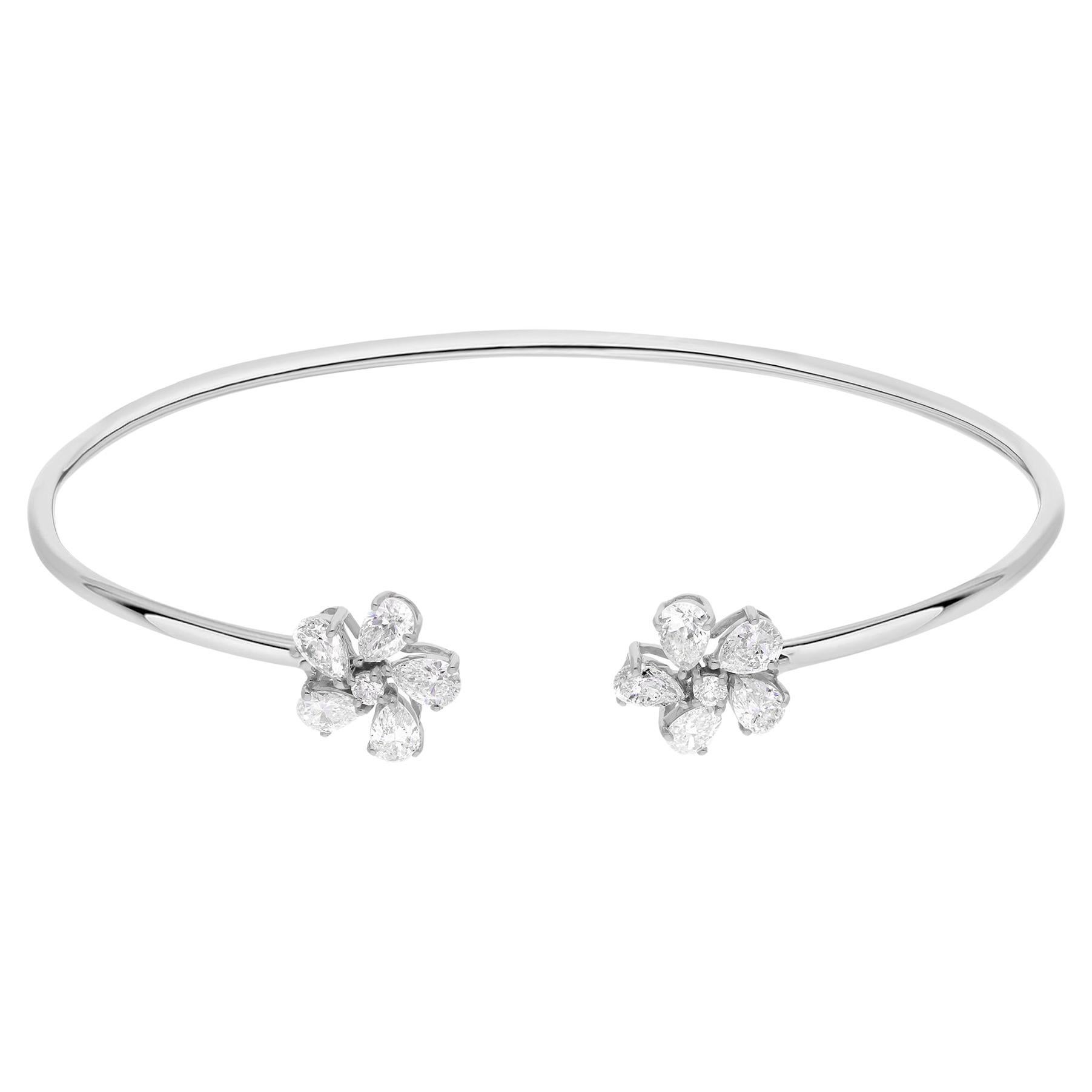 1.36 Carat Diamond Flower Minimal Cuff Bangle Bracelet or blanc 18 carats en vente 1