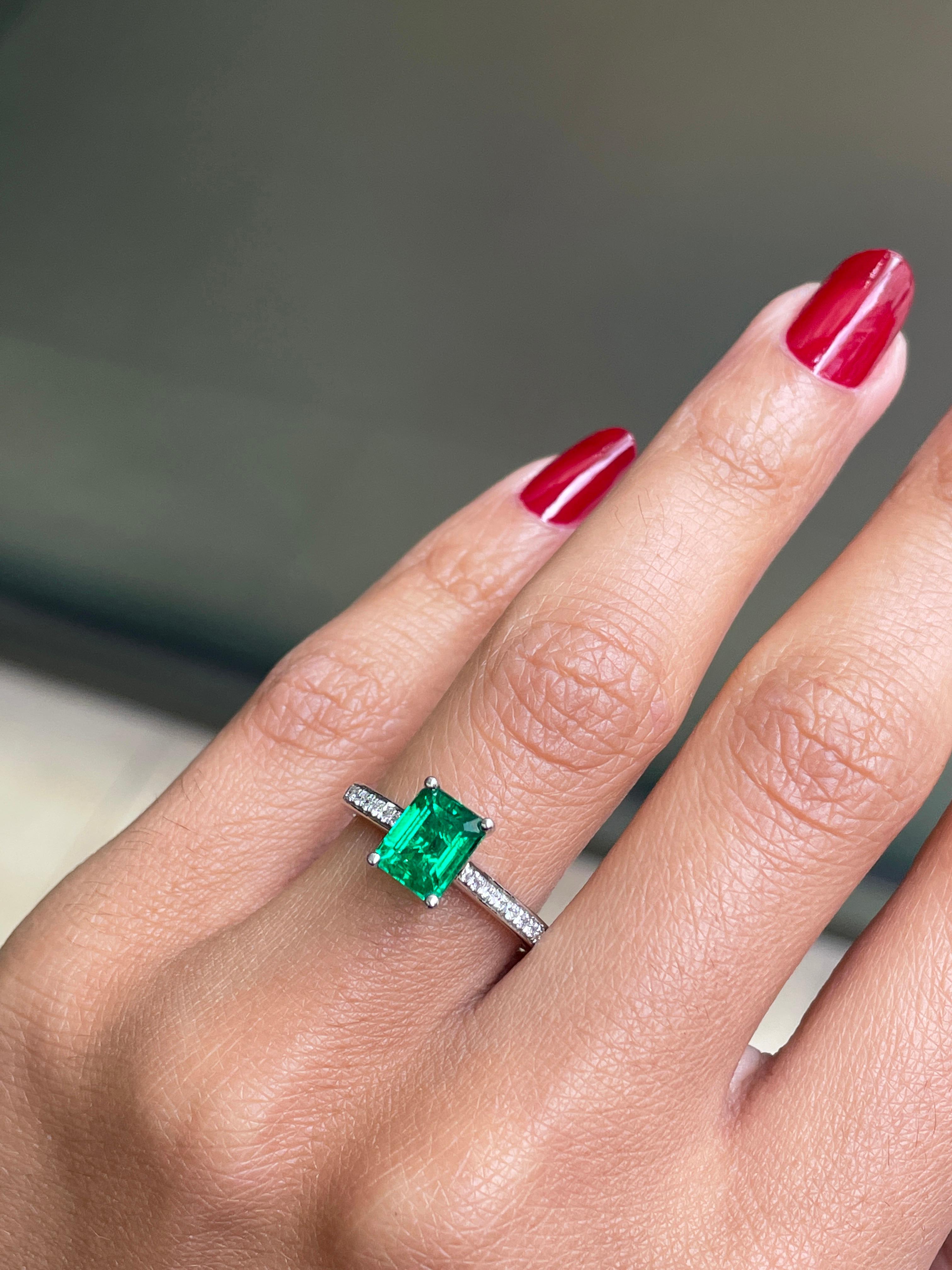 1.36 Carat Emerald Cut Emerald and Diamond Platinum Engagement Ring For Sale 2