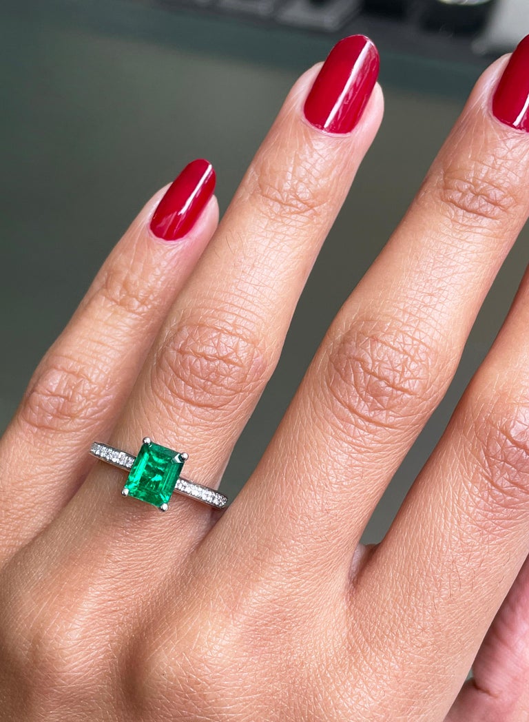1.36 Carat Emerald Cut Emerald and Diamond Platinum Engagement Ring For Sale 3