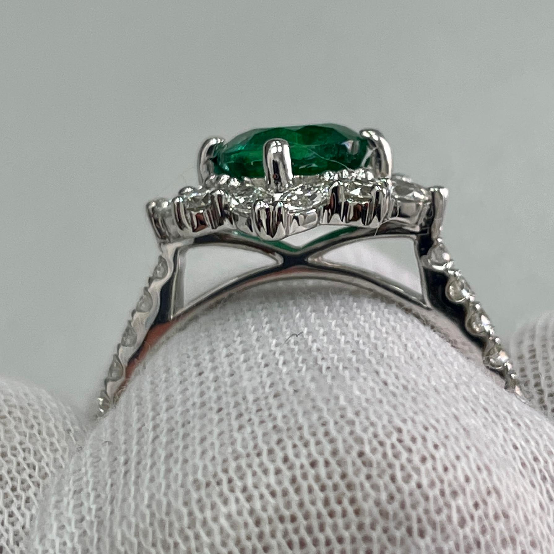 1.36 Carat Emerald & Diamond White Gold Ring In New Condition For Sale In New York, NY