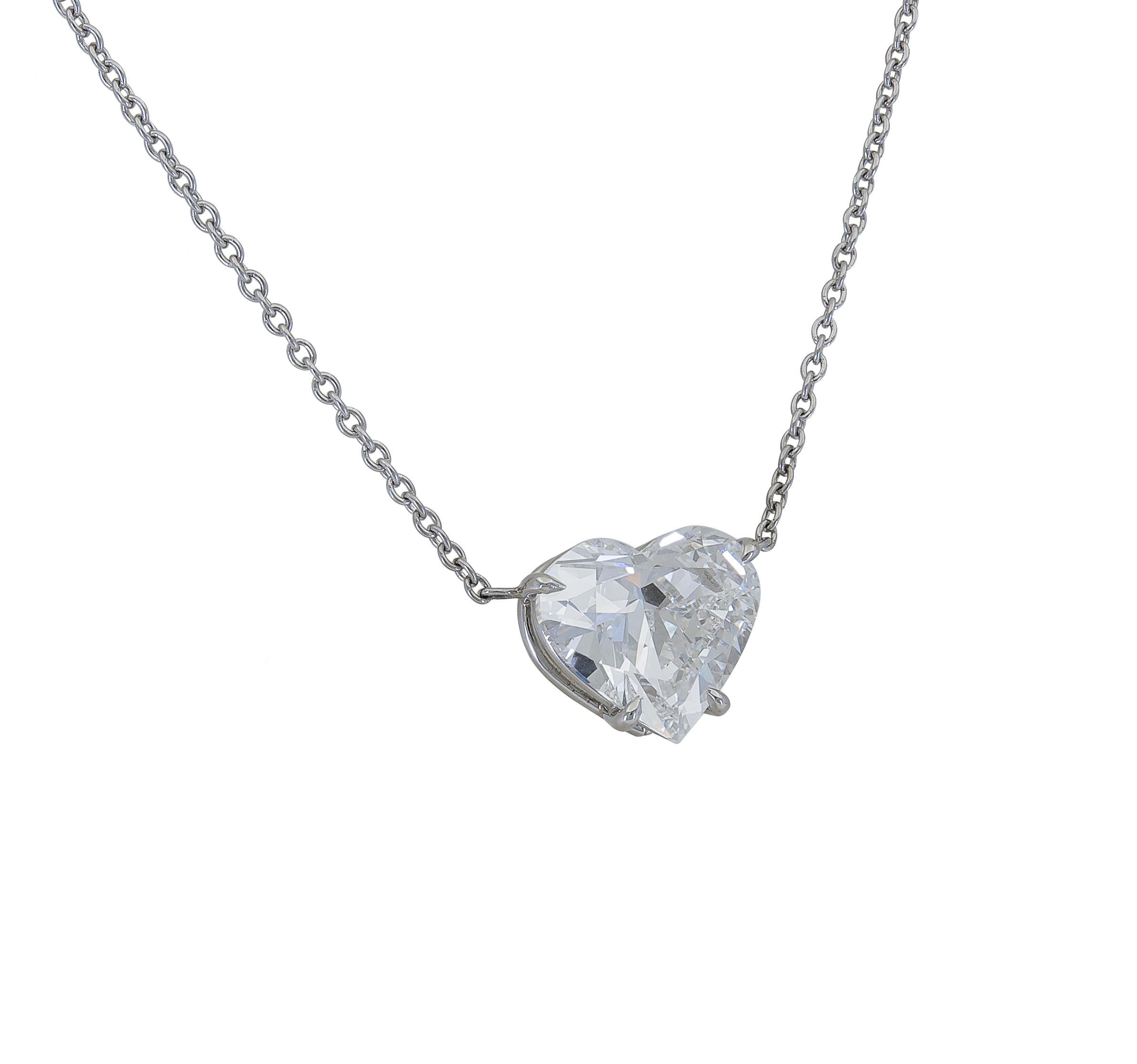 Contemporain Collier à pendentif solitaire en forme de cœur avec diamants de 1,36 carat en vente