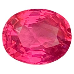 1.36 Carat Natural Loose Hot Pink Spinel Stone Oval Cut Tanzanian Gemstone (pierre précieuse tanzanienne de 1,36 carat)