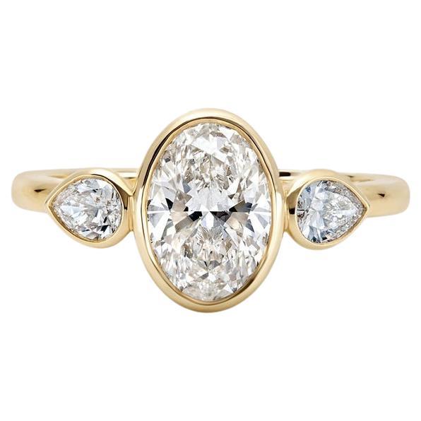 1.36 Carat Oval Statement Brilliant White 14K White Gold Graceful Brilliance For Sale