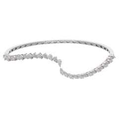 1.36 Carat Pear Diamond Wave Design Bangle Bracelet en or blanc 18 Karat Jewelry