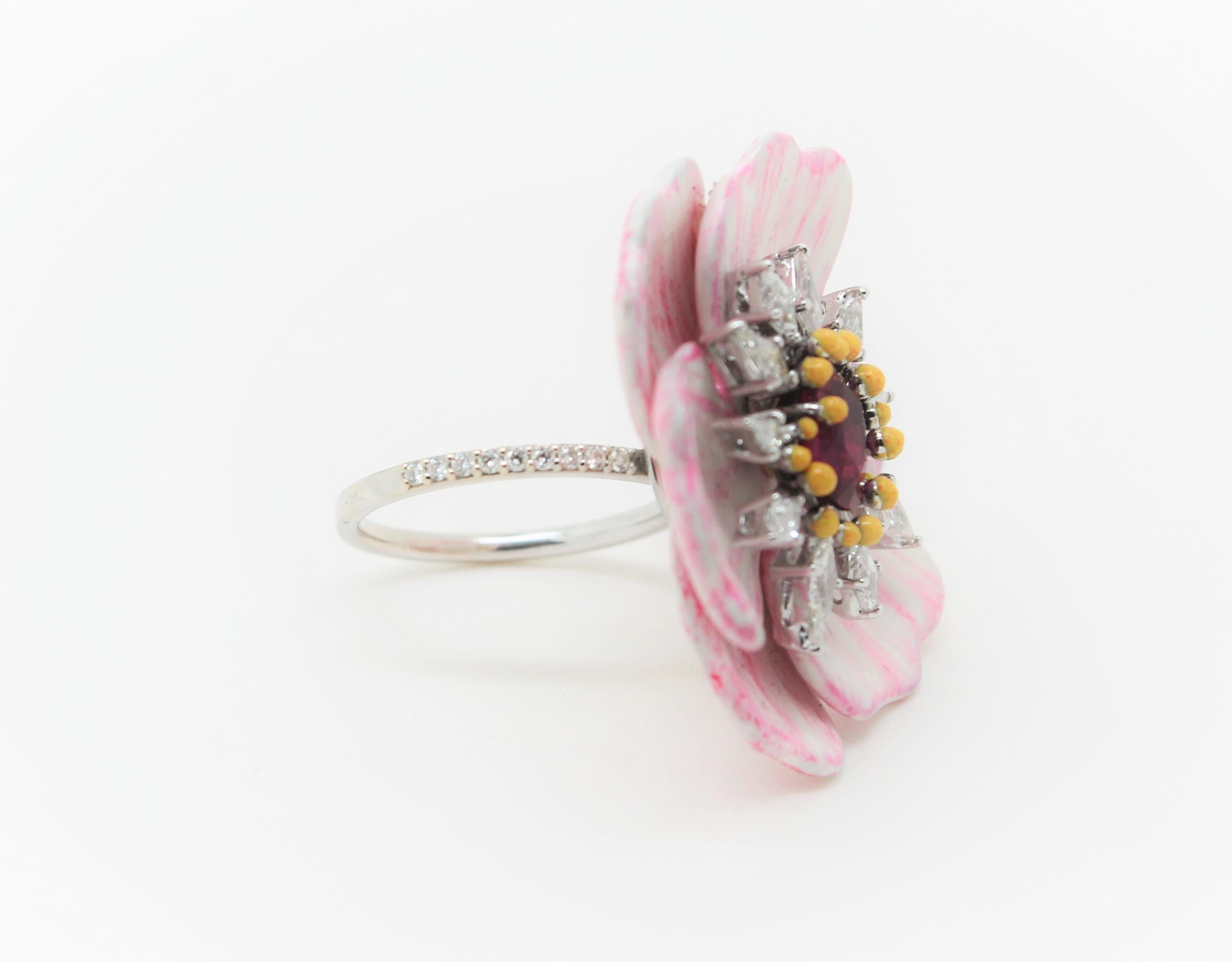1.36 Carat Ruby with White Kyte Diamonds Hand Painted Anemone Cocktail Ring In New Condition For Sale In Milano, IT