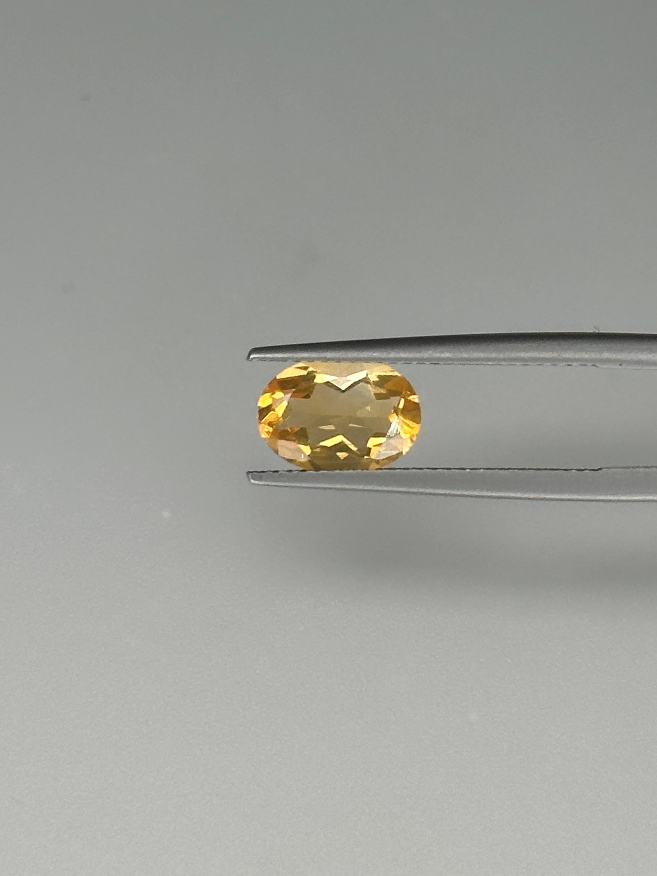 Ein beruhigender gelber Opal mit 1,36 Karat im Ovalschliff

Gewicht: 1,36 Karat
Die Form: Oval
Die Krone: Modifizierter Brillant
Pavillon: Geändert Brillant
Edelstein Abmessungen: 9,74 x 6,95 x 4,52 mm
Farbe: Gelb

Edelstein-Typ: