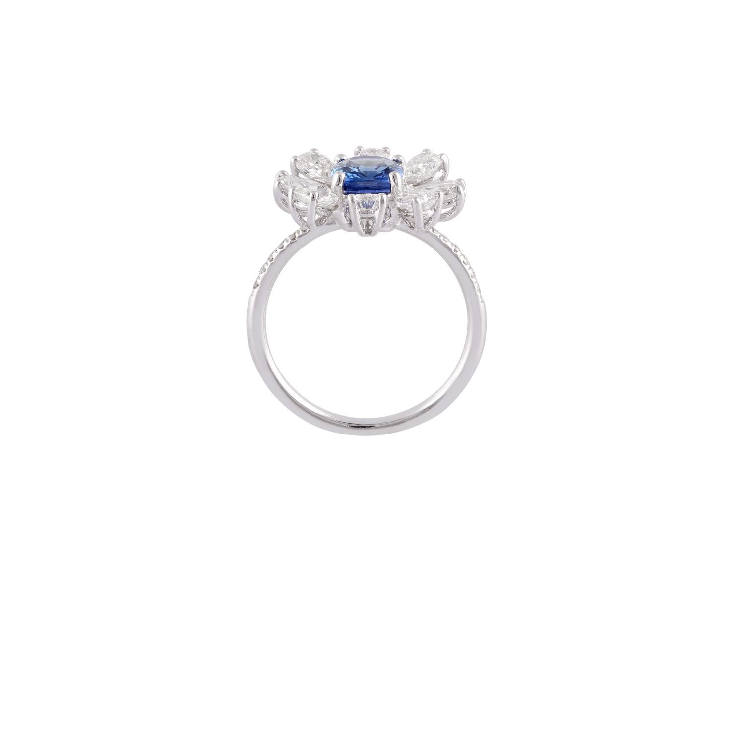 Contemporary 1.36 Carats Sapphire and Diamond Ring  18k White Gold For Sale