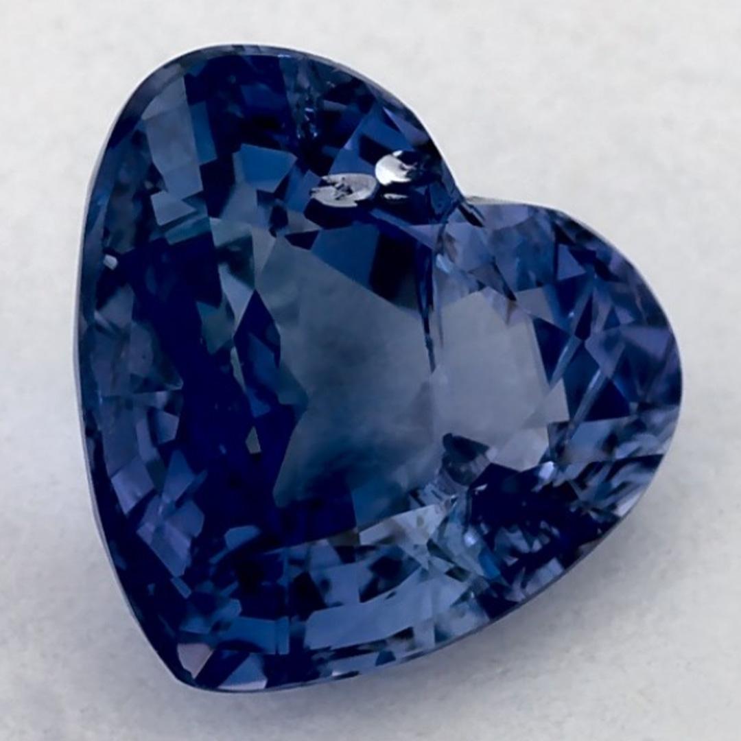Una piedra de nacimiento de septiembre muy preciosa con un encantador color azul. Se cree que traen buena suerte y fortuna a la vida.

Explora la vibrante colección de esmeraldas, rubíes y zafiros de nuestra tienda, disponibles como gemas sueltas y