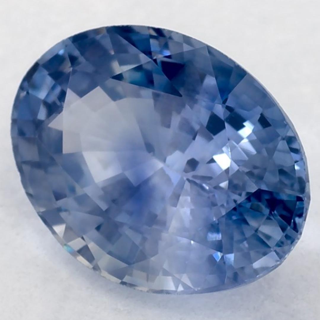 Dieser natürliche blaue Saphir bietet Eleganz und Raffinesse. Mit seiner satten Farbsättigung und seinem präzisen Schliff ist er das perfekte Herzstück für einen Verlobungsring oder ein luxuriöses Schmuckdesign.

Dieser Saphir stammt aus Sri Lanka