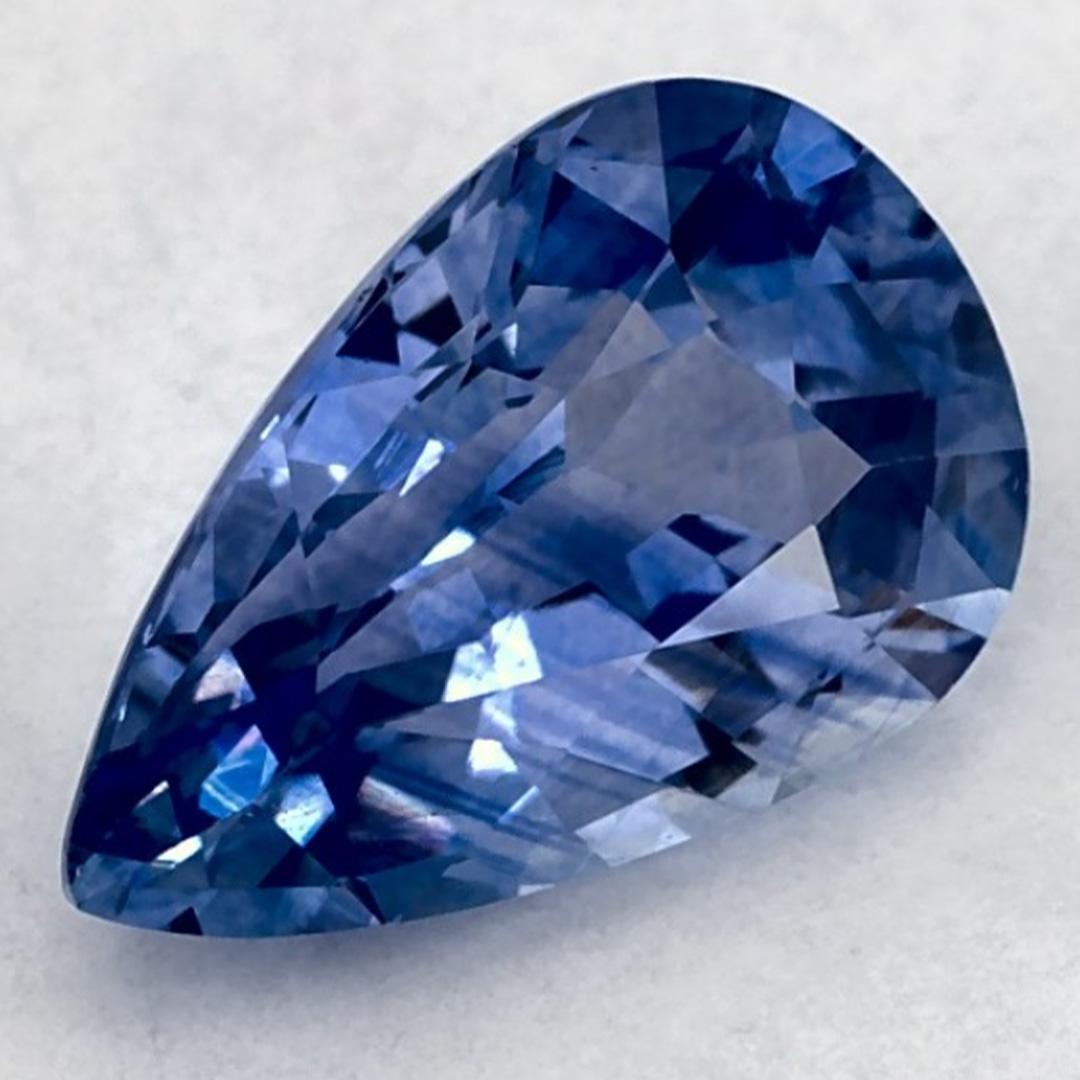 Taglio a goccia 1.36 carati di zaffiro blu a forma di pera sciolto in vendita