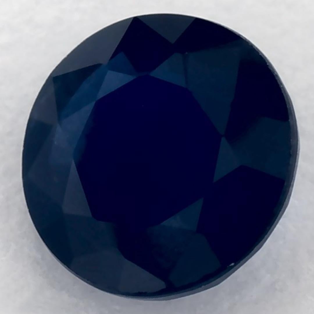 Ce saphir bleu naturel offre élégance et sophistication. Avec sa riche saturation de couleurs et sa coupe précise, il constitue la pièce maîtresse parfaite pour une bague de fiançailles ou une conception de bijoux de luxe.

Ce saphir provient du Sri
