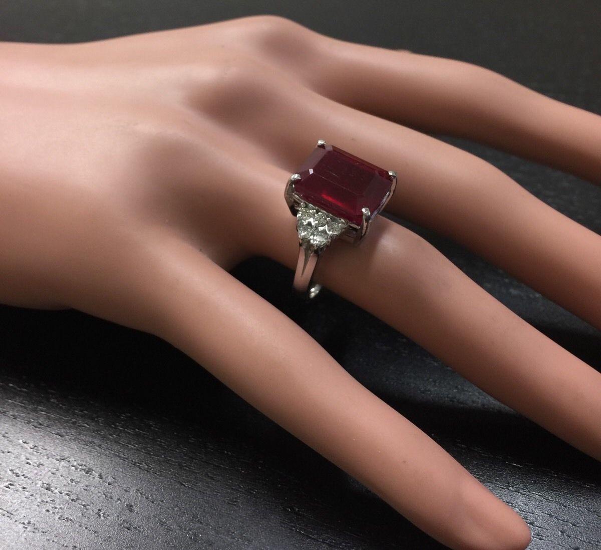 13,60 Karat beeindruckender natürlicher roter Rubin und Diamant 14 Karat Weißgold Ring 2