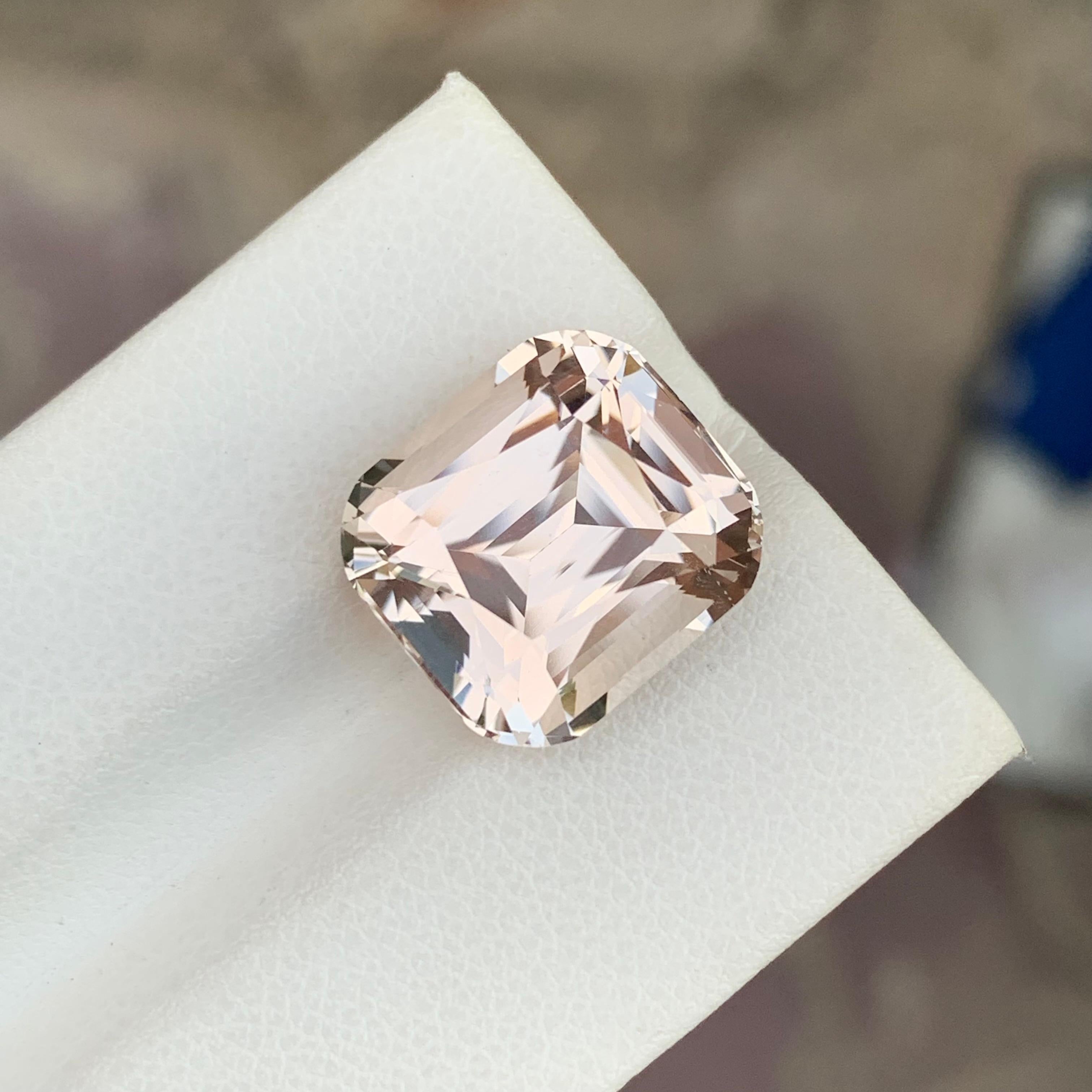 Cushion Cut 13.60 Carat Natural Faceted Golden Topaz Cushion Shape Gemstone For Sale