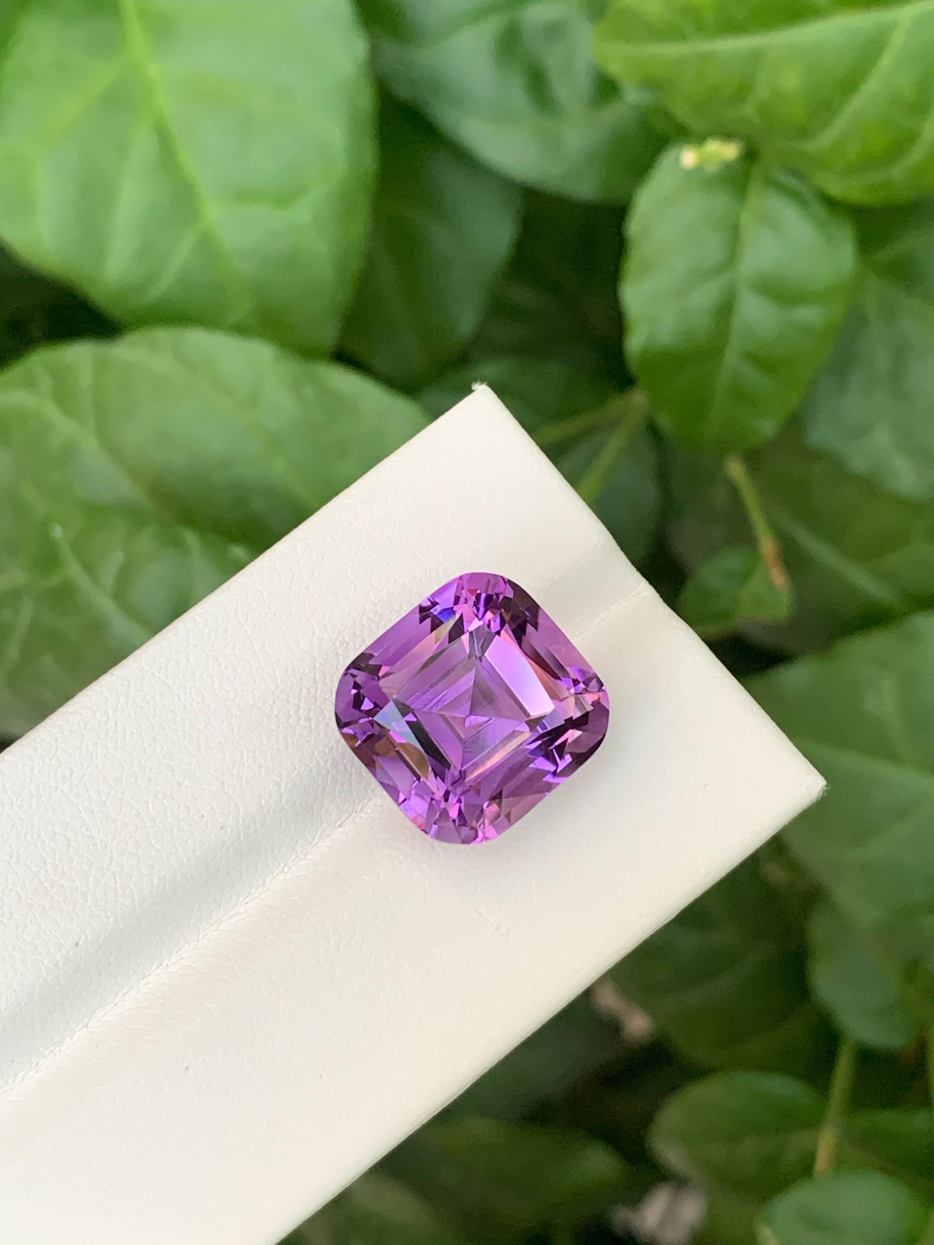 13.60 carati di pietra ametista viola naturale sciolta con taglio a cuscino Gemma brasiliana In condizioni Nuovo in vendita a Bangkok, TH