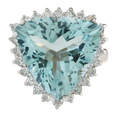 13.62 Carat Natural Aquamarine 18 Karat White Gold Diamond Ring