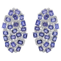 13,62 Karat natürlicher blauer Saphir, Mosaik, 1,05 Karat Diamantohrringe, 18 Karat Weißgold