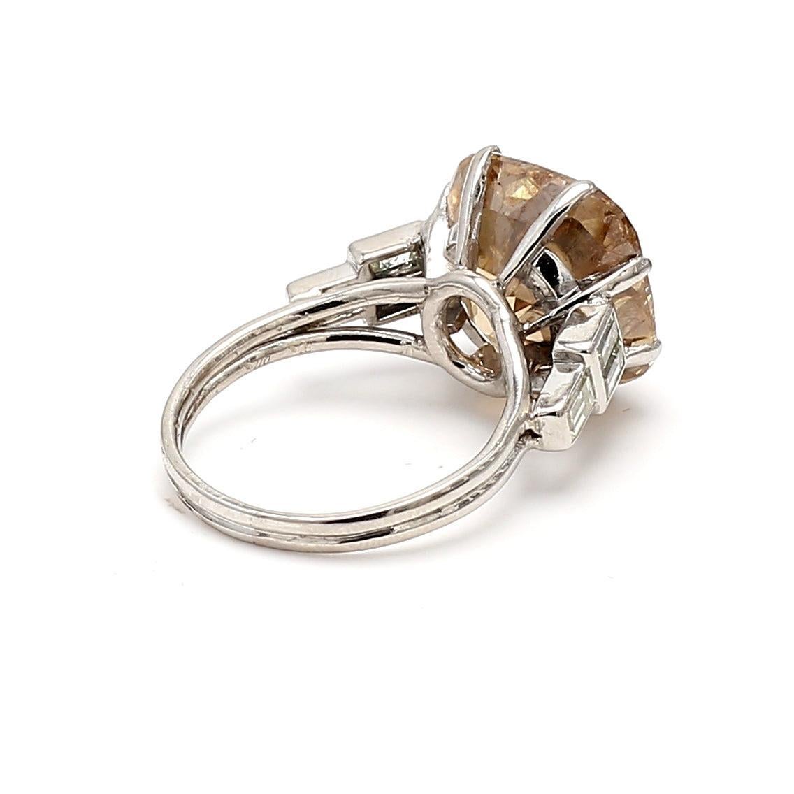 13.63 Carat Cushion Cut Fancy Deep Brown Yellow-G VS1 Diamond Plat Cocktail Ring For Sale 2