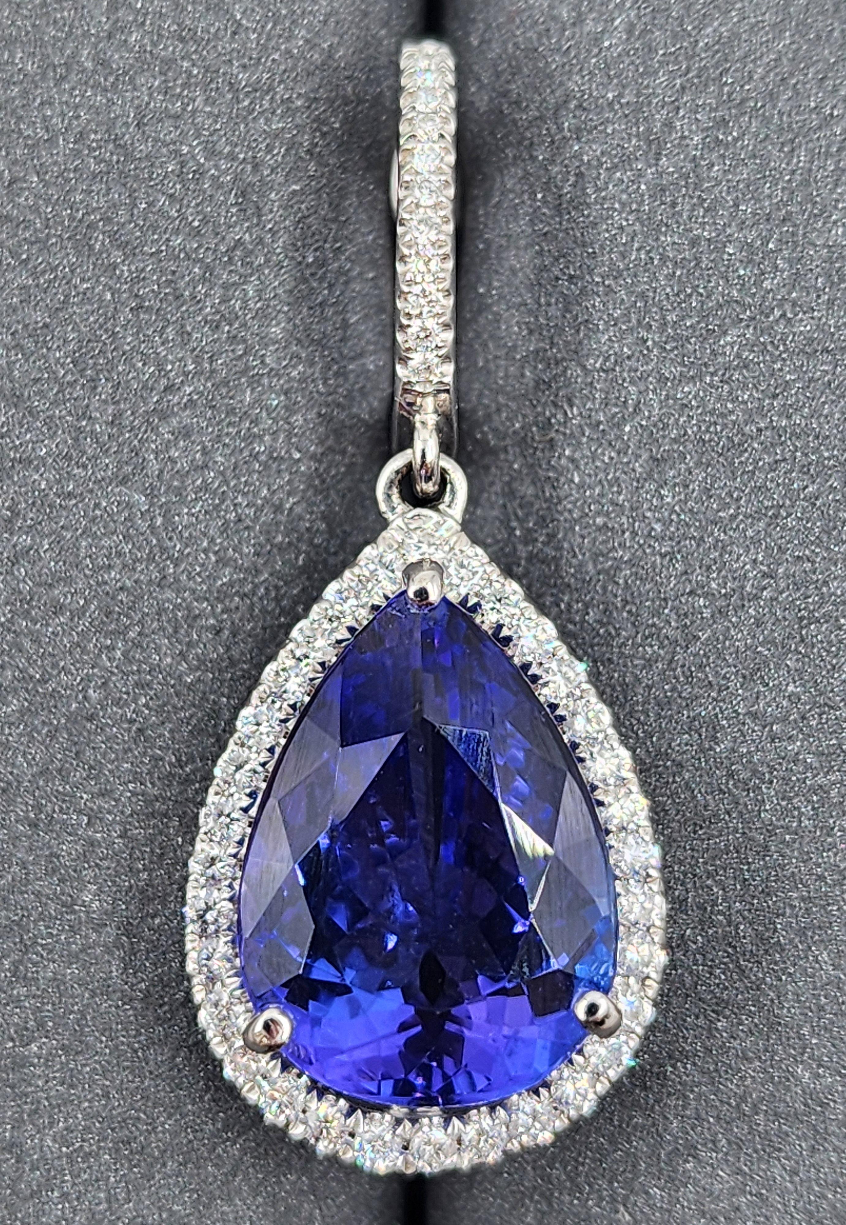 Pear Cut 13.63 ct Natural Tanzanite & Diamond Earring For Sale