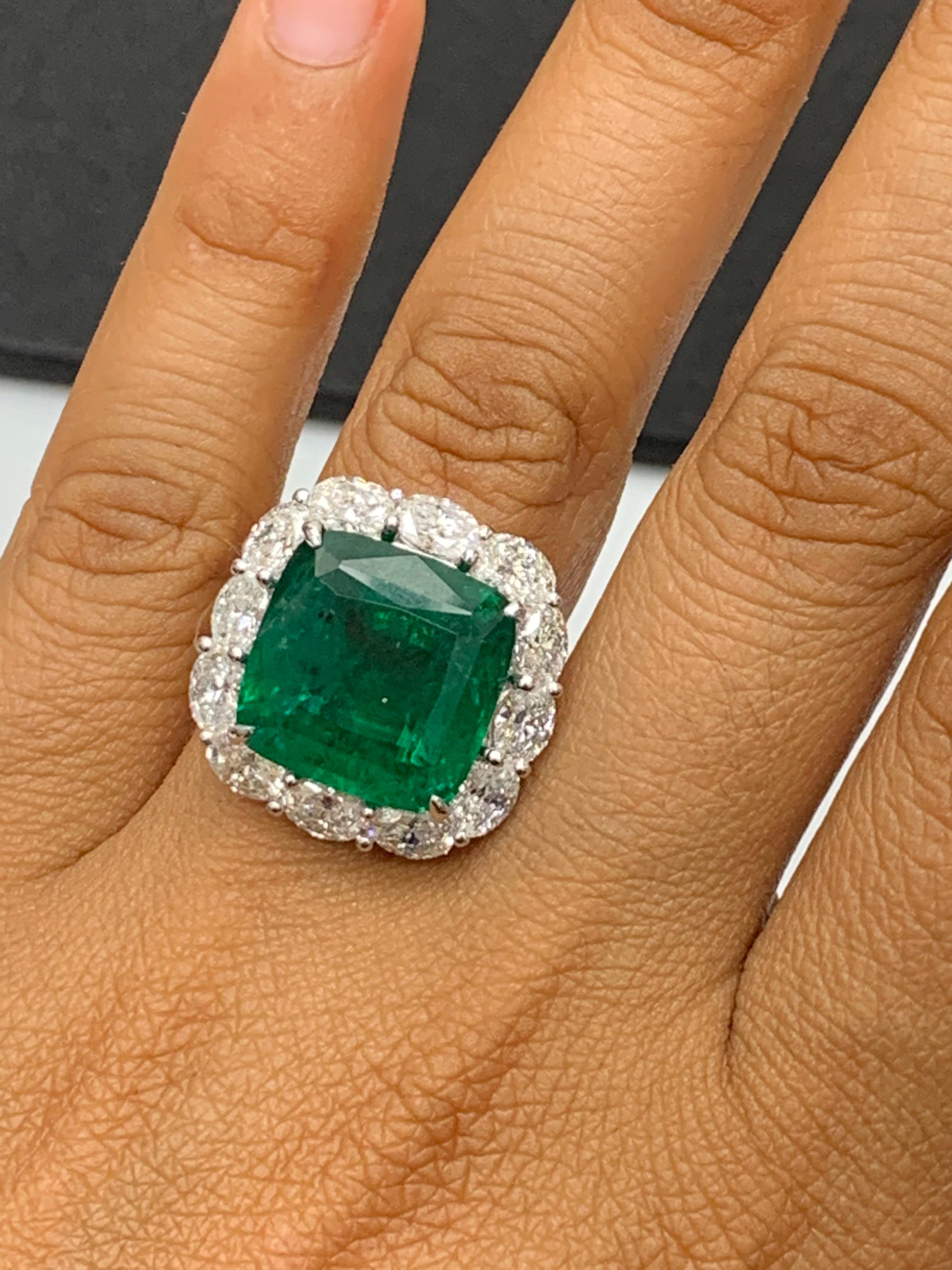 Bague de fiançailles en platine de 13,65 carats avec diamant émeraude taillé en coussin en vente 4