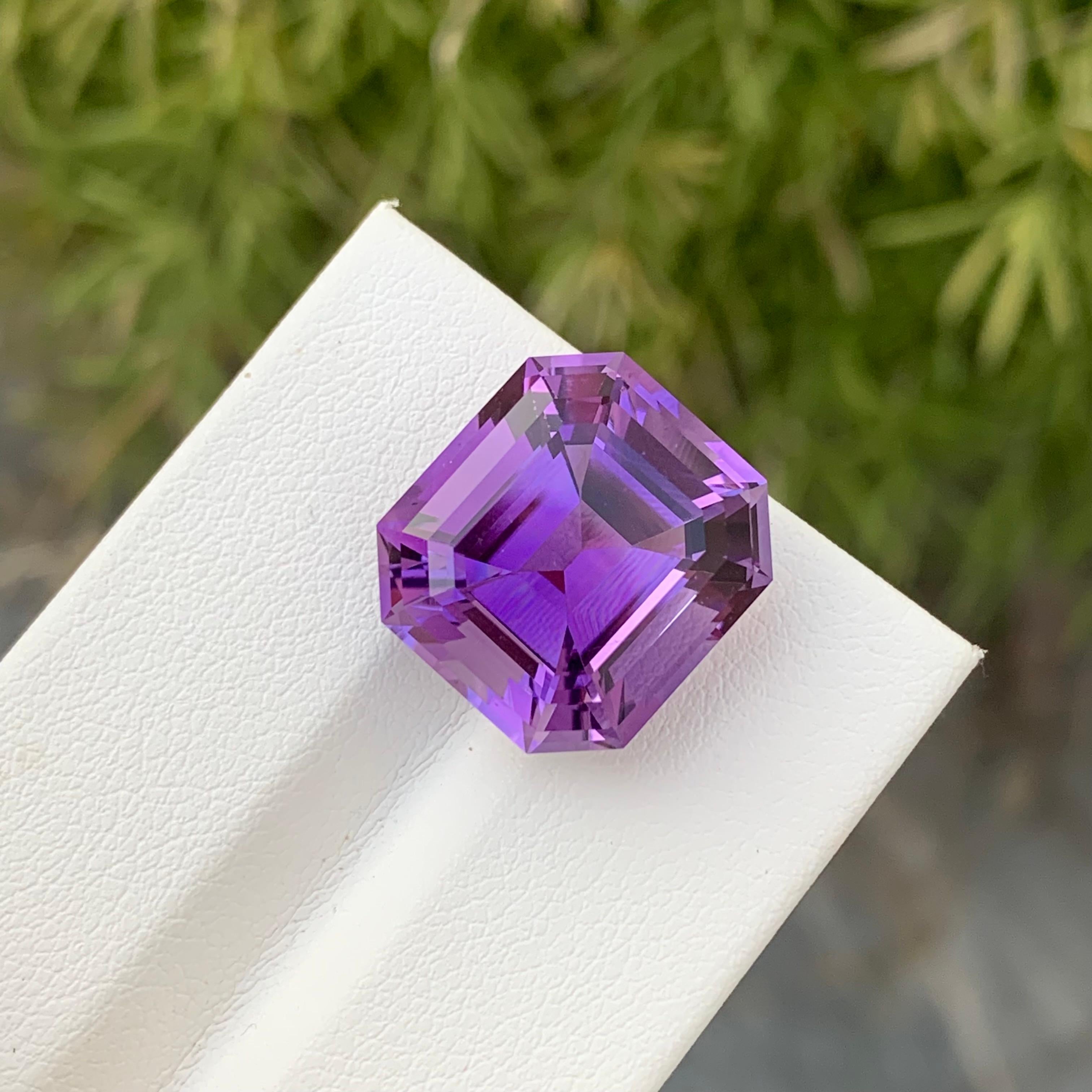 13.65 Carat Natural Loose Amethyst Octagon Shape Gem For Necklace Jewellery For Sale 4