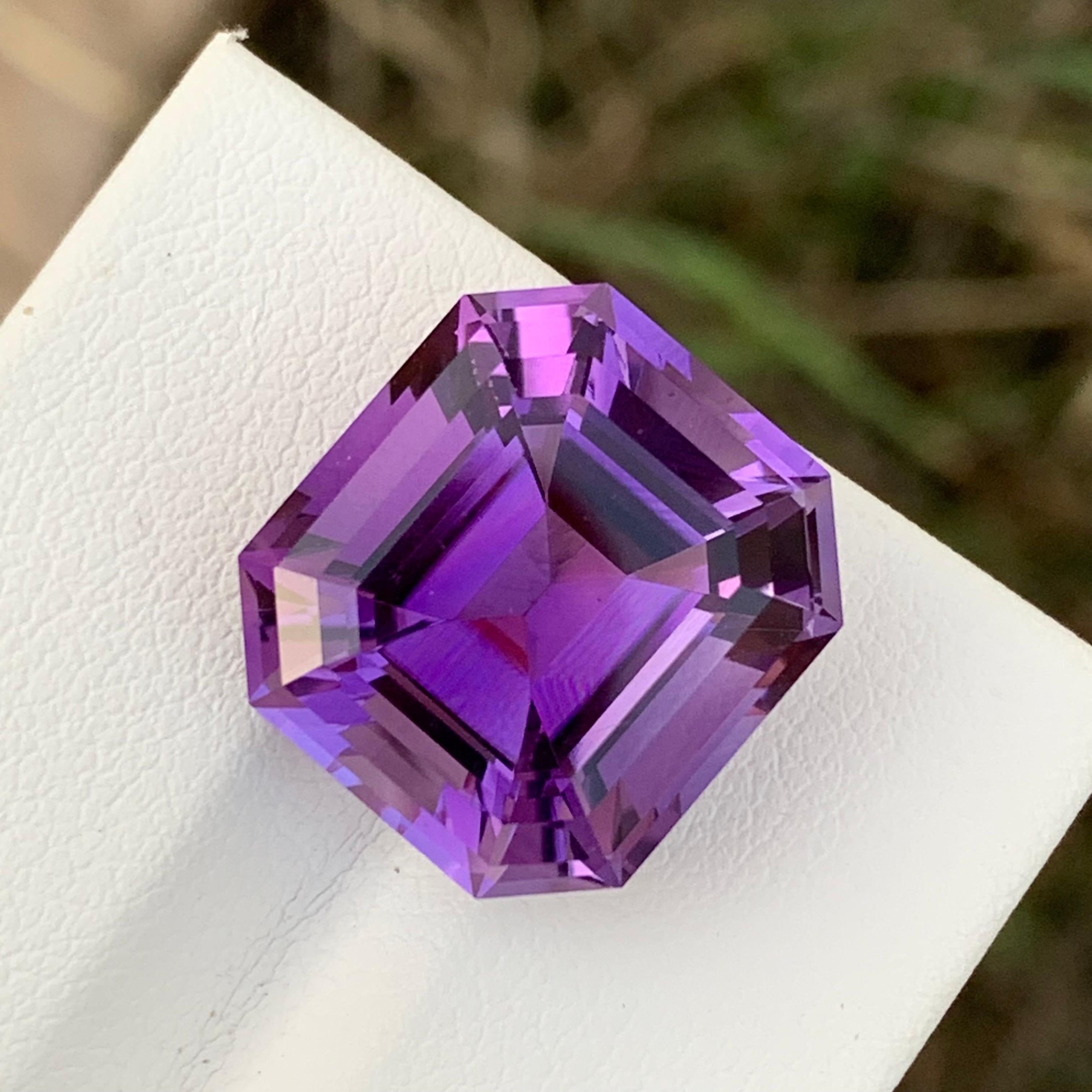 13.65 Carat Natural Loose Amethyst Octagon Shape Gem For Necklace Jewellery For Sale 5