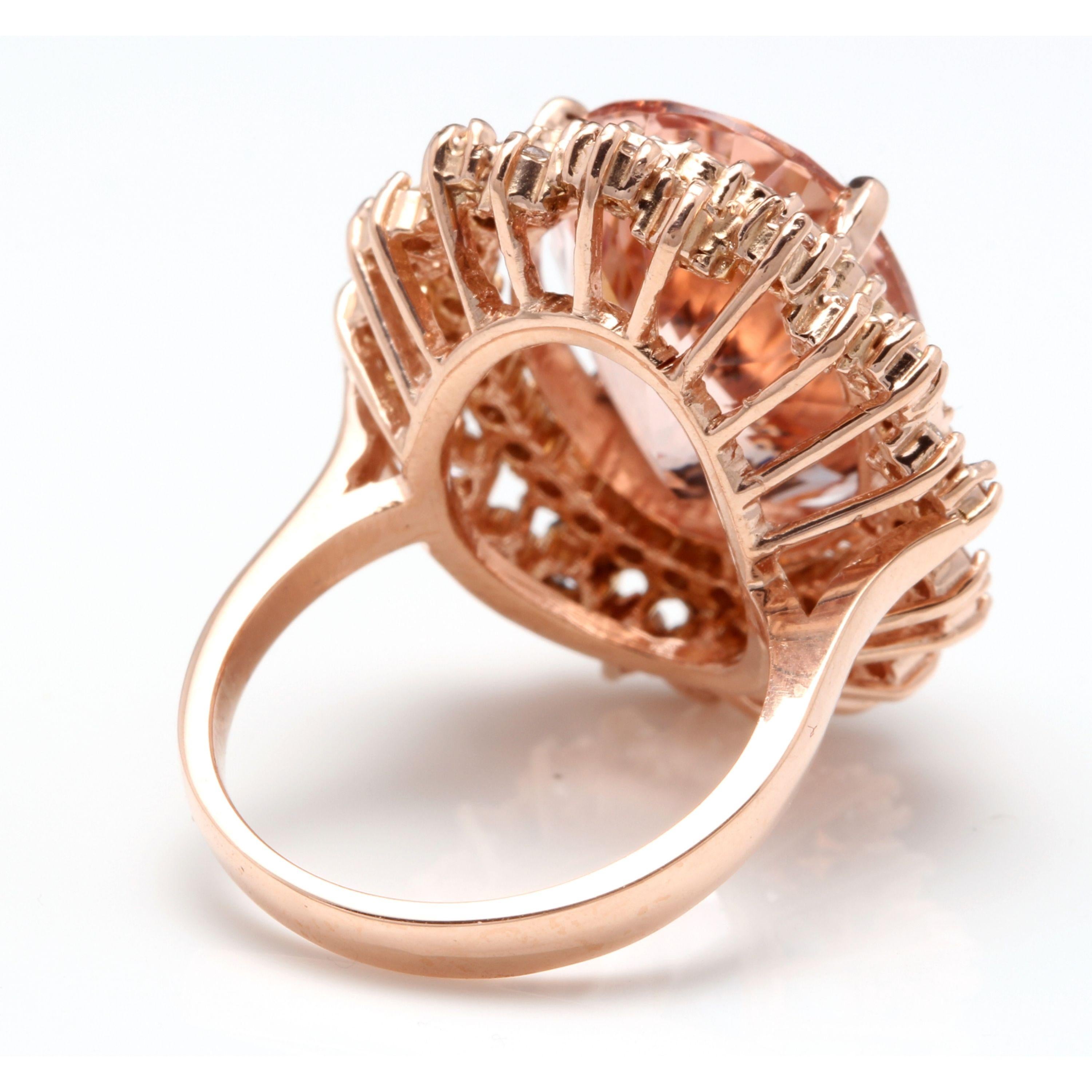 Exquisita Morganita Natural de 13,65 Quilates y Diamante Anillo de Oro Macizo de 14 Kilates en Nuevo estado para la venta en Los Angeles, CA