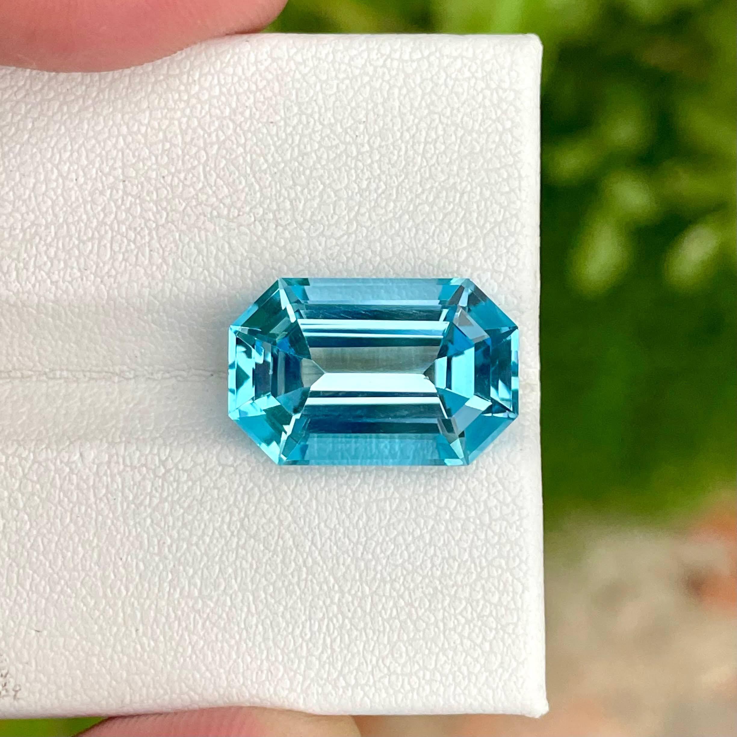 Weight 13.65 carats 
Dimensions 17.2x11.2x8.1 mm
Treatment Heated 
Clarity eye clean 
Origin Africa 
Shape octagon 
Cut emerald 



The 13.65 carat Blue Topaz gemstone, hailing from the rich mineral deposits of Africa, is a stunning example of