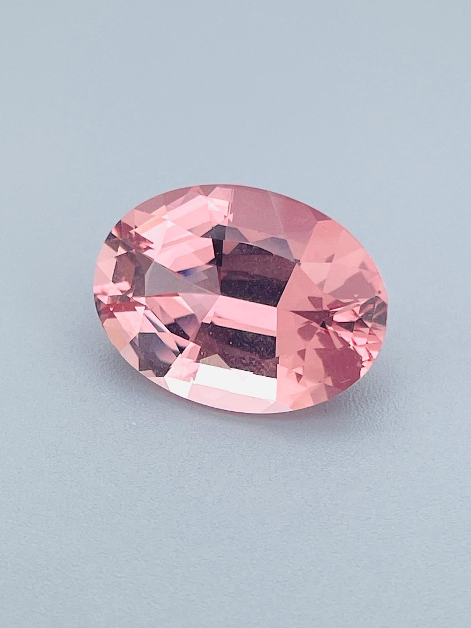 Morganite naturelle de 13,65 carats de couleur rose intense du Brésil Neuf - En vente à bangkok, TH