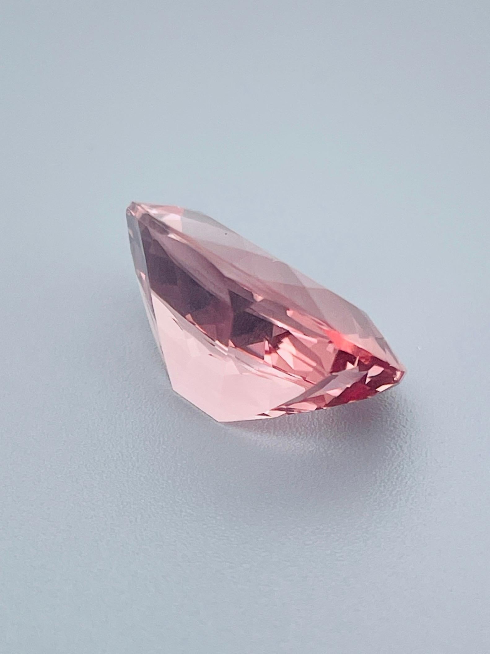 Morganite naturelle de 13,65 carats de couleur rose intense du Brésil Unisexe en vente