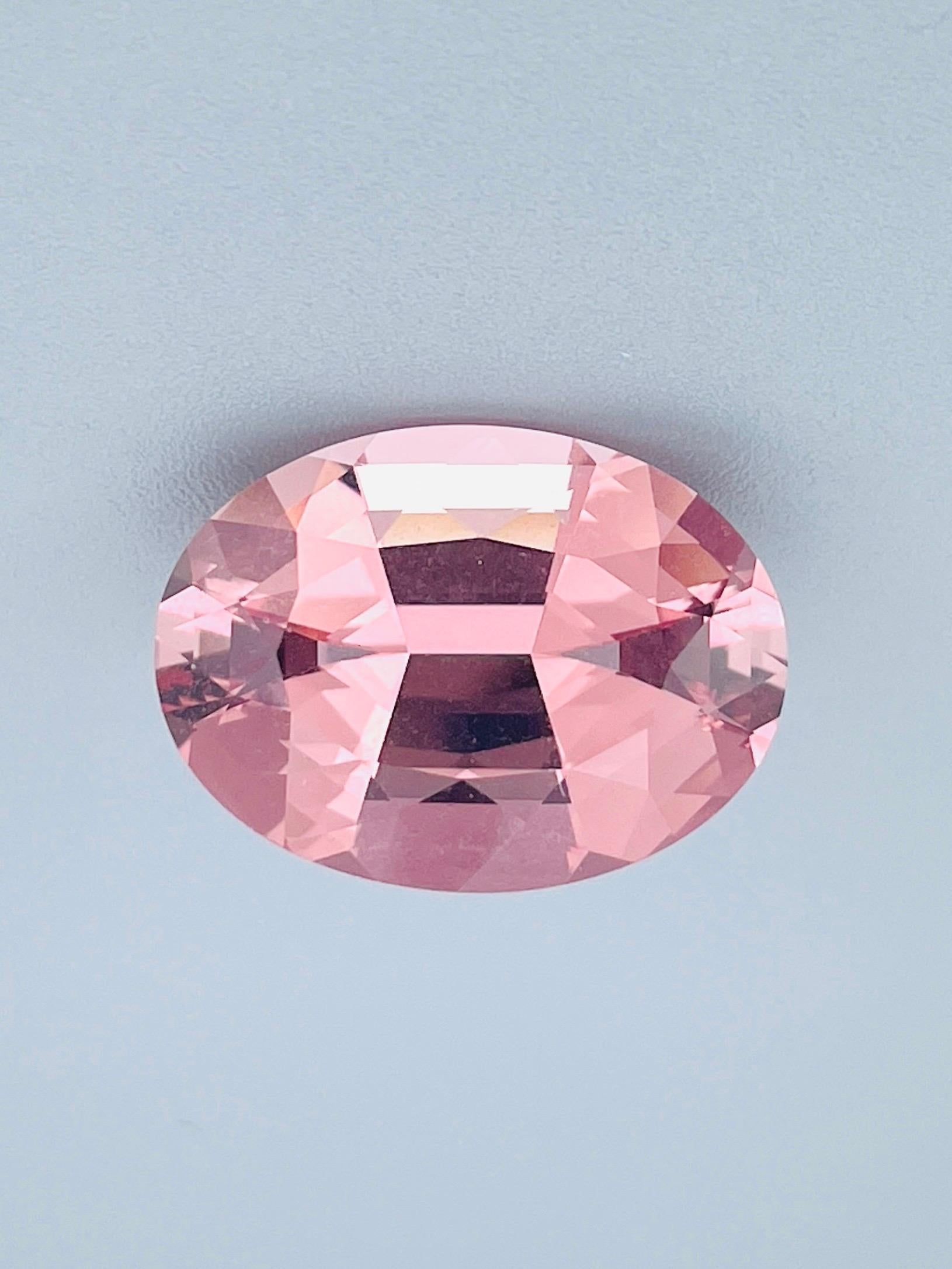 Morganite naturelle de 13,65 carats de couleur rose intense du Brésil en vente 3