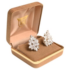 Boucles d'oreilles en platine avec diamants marquises (environ 13,60 carats)