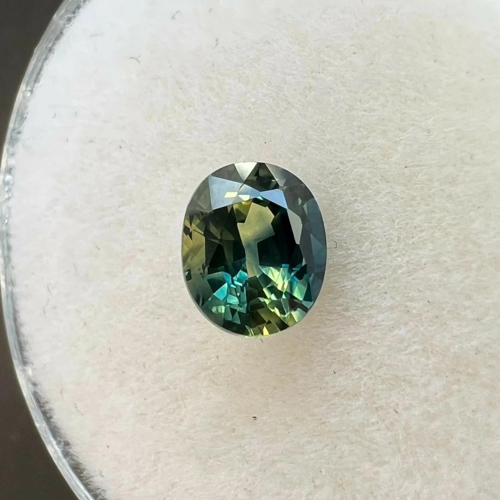Taille ovale Saphir australien bleu vert sarcelle jaune taille ovale de 1,36 carat, pierre précieuse rare en vente