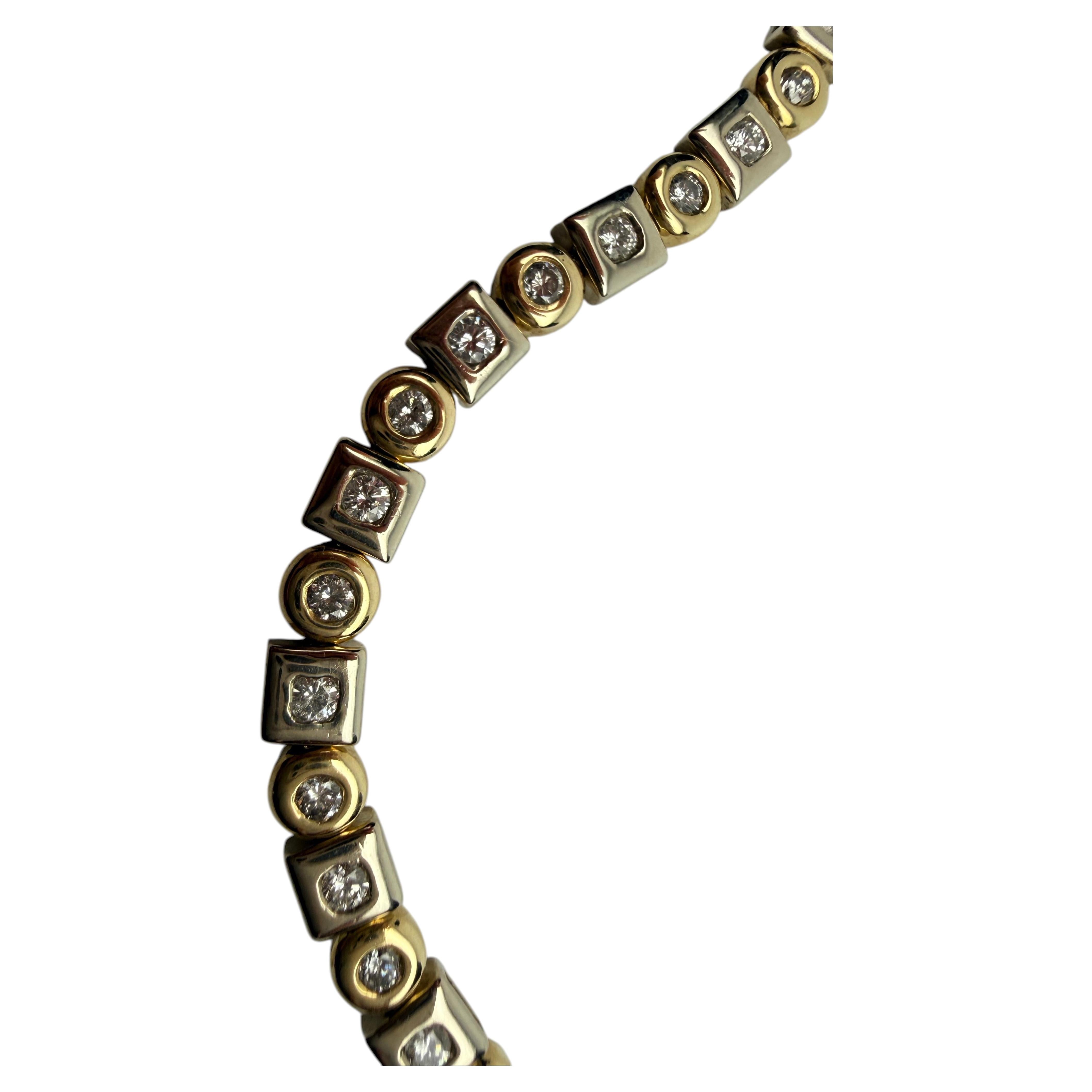 What does two tone gold mean?