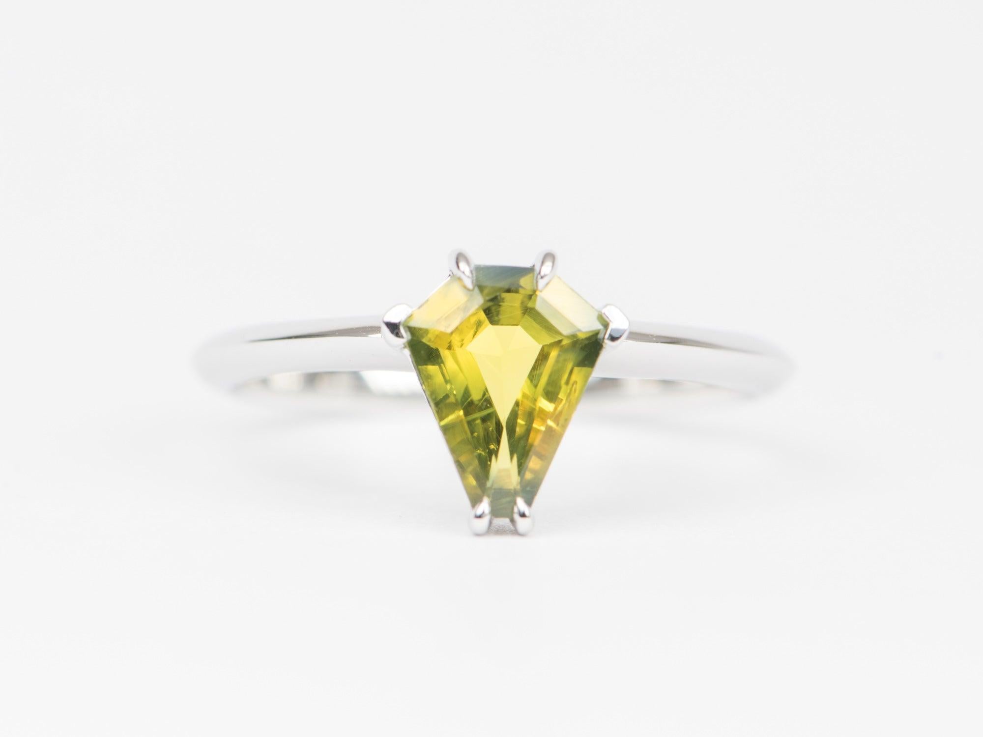 ♥ Solid 14k white gold ring set with a beautiful Madagascar parti sapphire
♥ Gorgeous yellow green color!
♥ The item measures 9.3mm in length, 8mm in width, and stands 4.8mm from the finger

♥ US Size 7(Free resizing up or down 1 size)
♥ Band width: