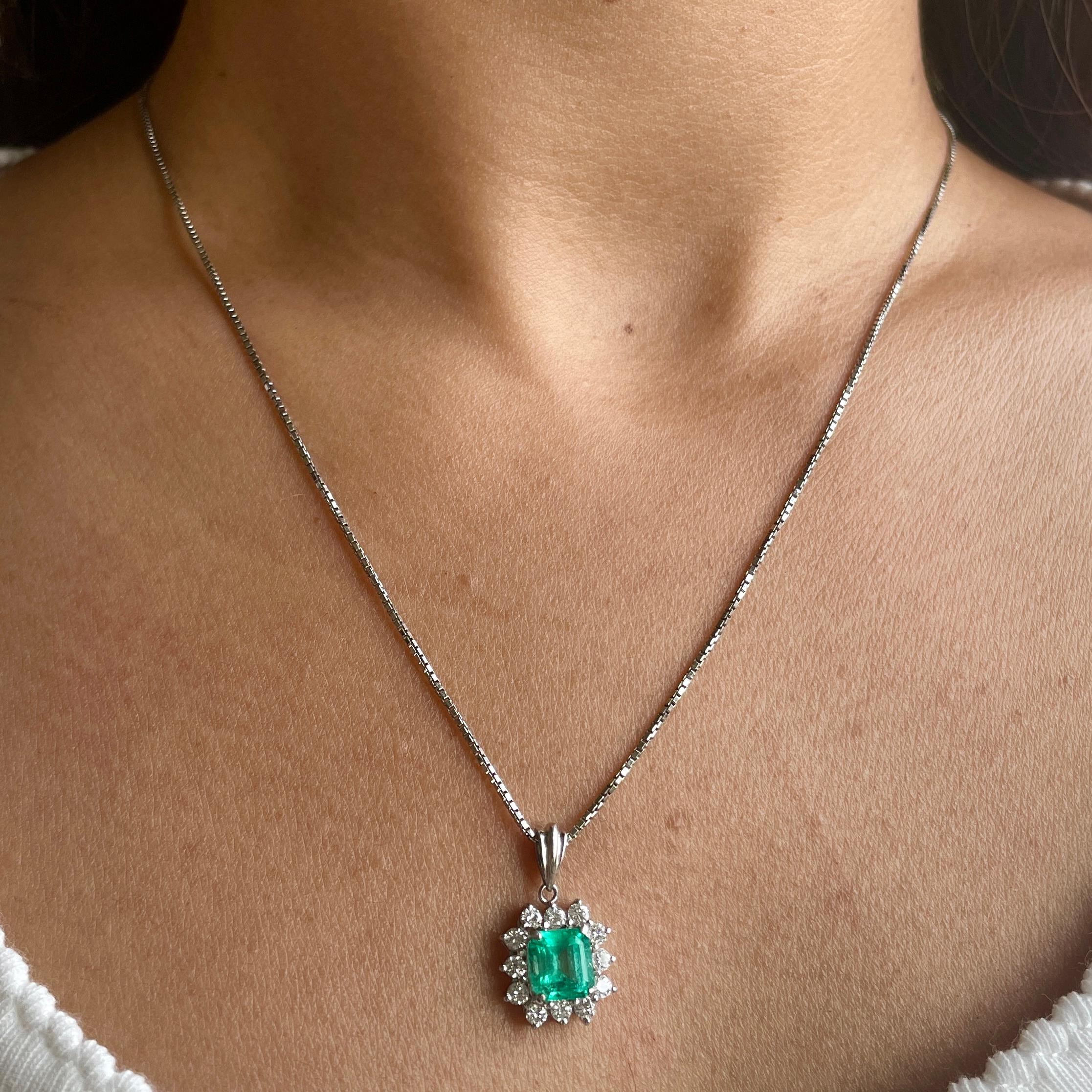 1,36ct Top Qualität kolumbianischen Smaragd Anhänger mit natürlichen Diamanten in Platin (Art déco) im Angebot