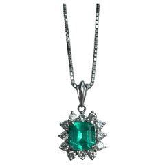 1.36ct Top Quality Colombian emerald pendant with Natural Diamonds in Platinum