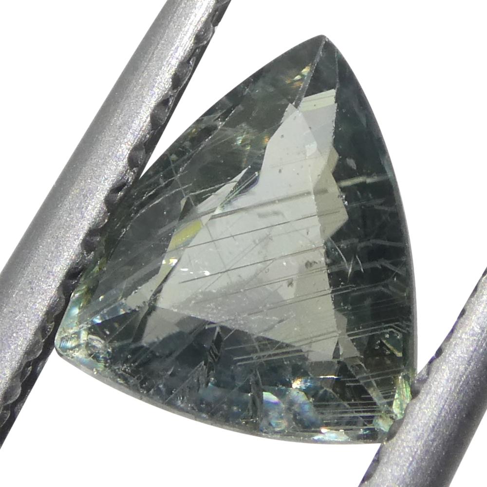 Femenino o masculino Zafiro verde trillón/triángulo de 1,36 ct de África Oriental en venta