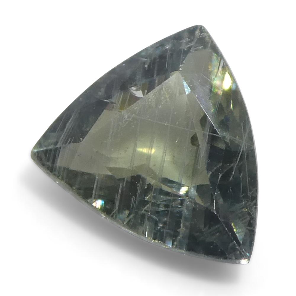 Zafiro verde trillón/triángulo de 1,36 ct de África Oriental en venta 1