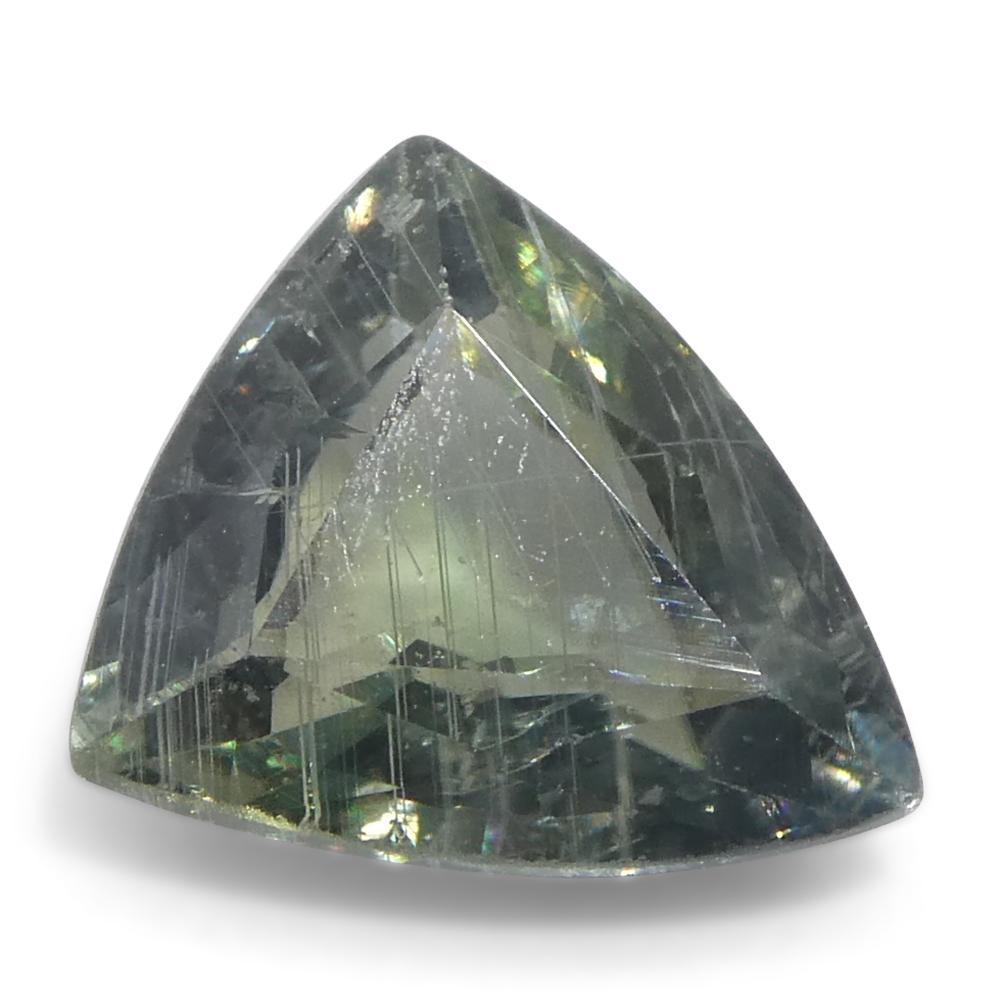 Zafiro verde trillón/triángulo de 1,36 ct de África Oriental en venta 2