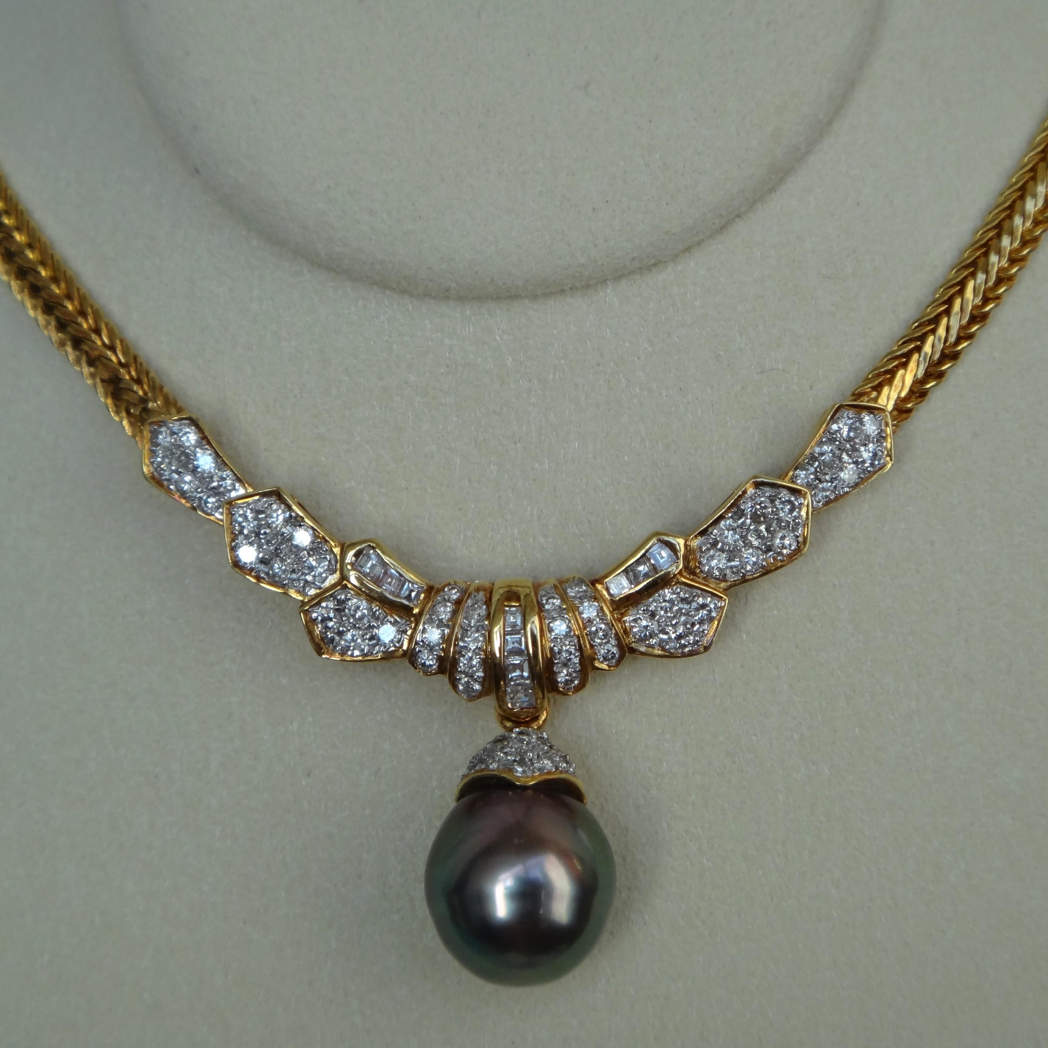 Artist 1.36CTS Diamand Tahitian Black Pearl 18K Gold Necklace Italy Made  For Sale