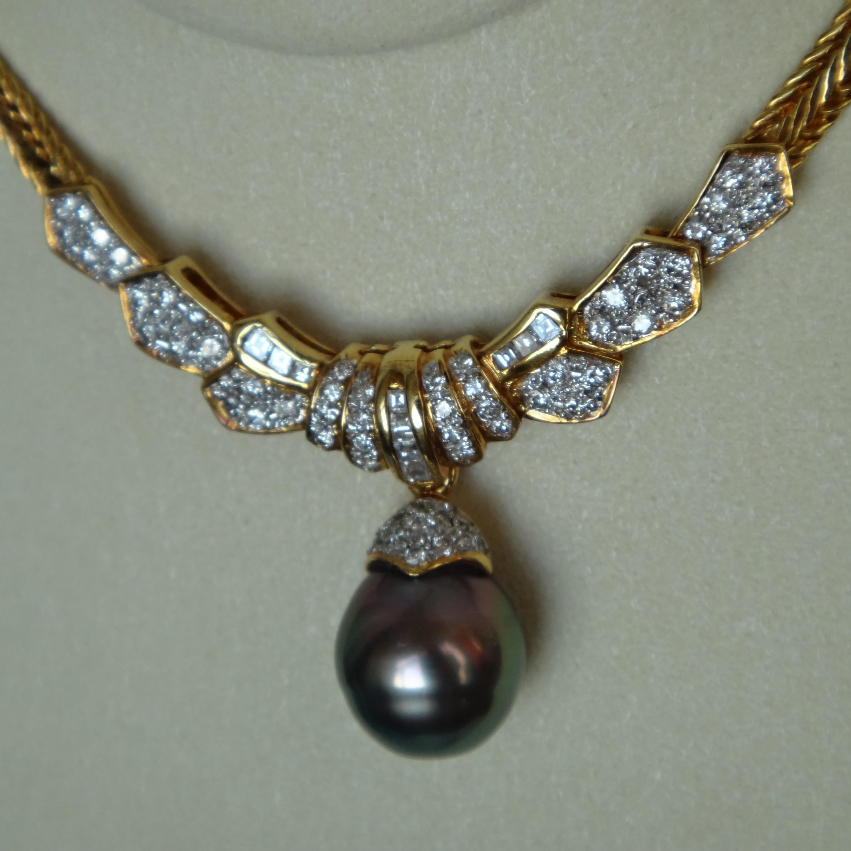 1.36CTS Diamand Tahitian Black Pearl 18K Gold Necklace Italy Made  In Excellent Condition For Sale In Shanghai, CN