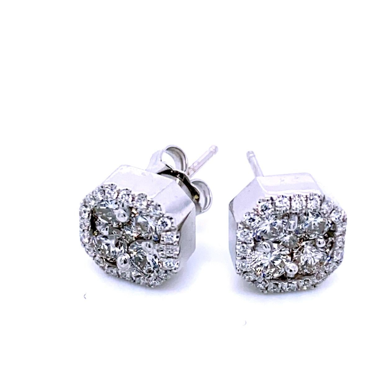 Contemporain Boucles d'oreilles en or 14 carats avec diamant central en forme de grappe de 1,37 carat et halo en vente