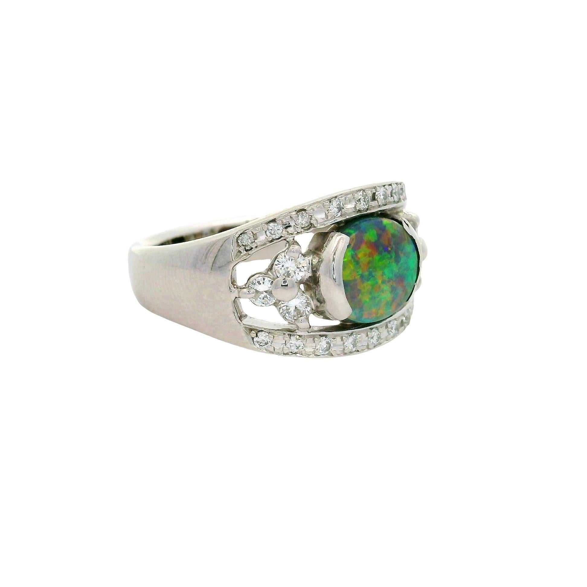 1,37 Karat Australischer Schwarzer Opal Diamant 18K Weißgold Ring (Ovalschliff) im Angebot