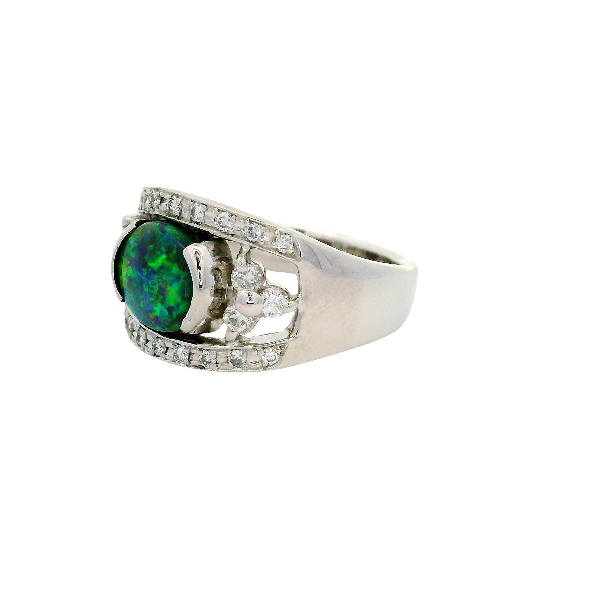 1,37 Karat Australischer Schwarzer Opal Diamant 18K Weißgold Ring im Zustand „Hervorragend“ im Angebot in Beverly Hills, CA