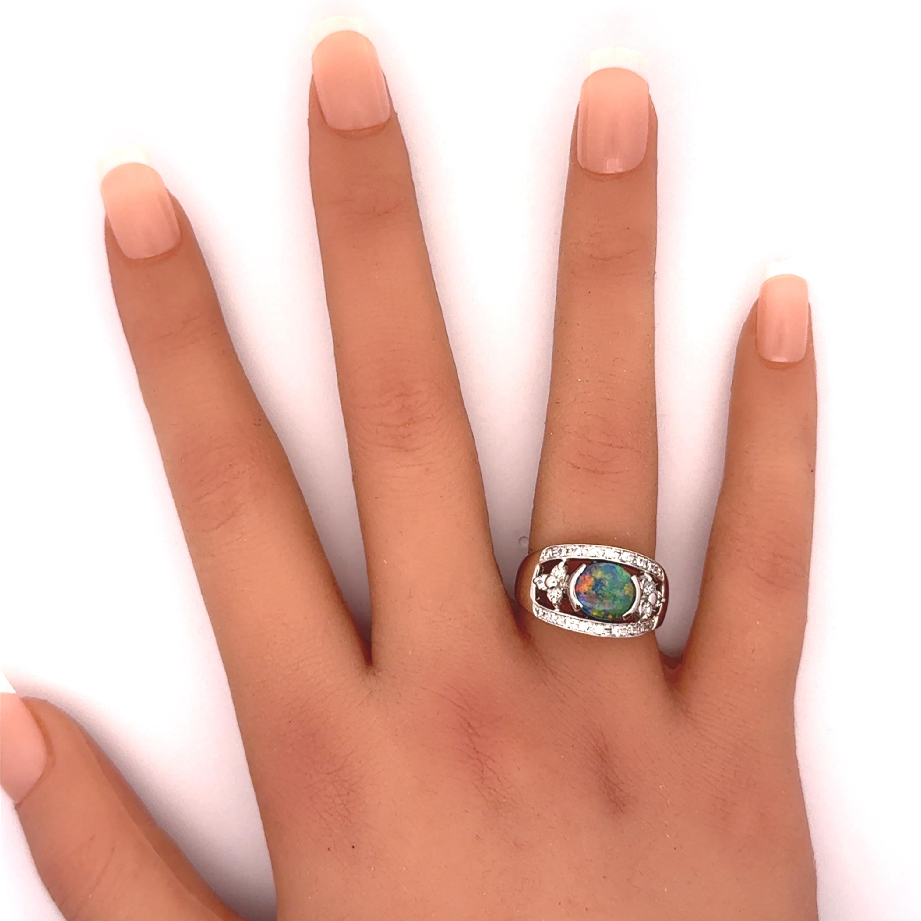 1,37 Karat Australischer Schwarzer Opal Diamant 18K Weißgold Ring Damen im Angebot